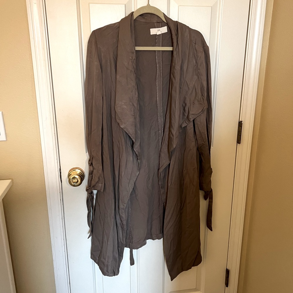 Thread Supply, size Large, color brown. 100% cotton.in great condition.